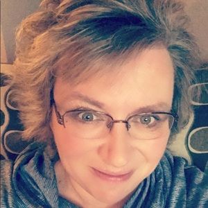 Meet your Posher, Connie